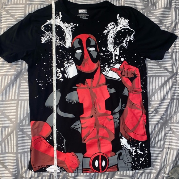 Marvel Deadpool Graphic Tee Medium - Picture 6 of 6